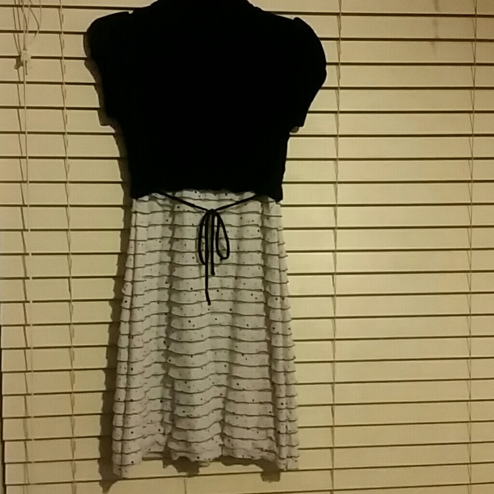 Dress - Picture 3 of 3